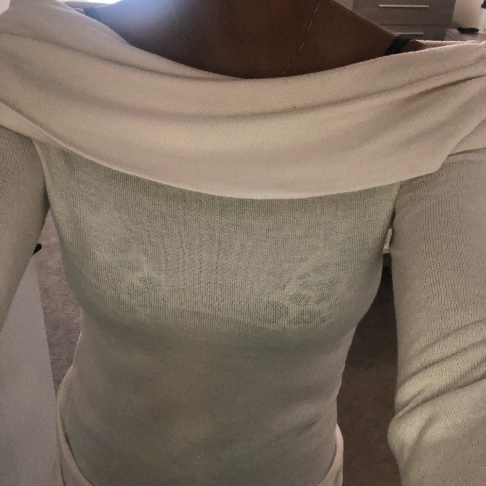 Creme Wide Turtle Neck